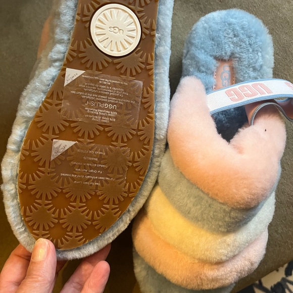 UGG PLATFORM SLIPPERS - Picture 3 of 4